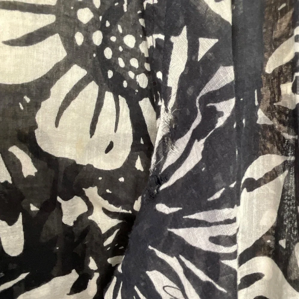 Gucci Monochrome Floral Shirt - Picture 4 of 14